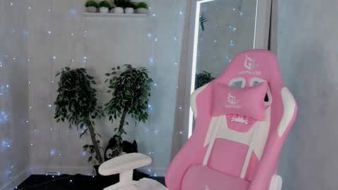 Snapshot of joann_shermann chatting on November 25, 1:38 am joann_shermann online show from November 25, 1:38 am