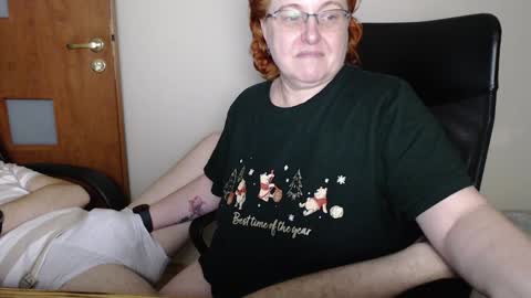 Snapshot of joannaandneighbour chatting on December 30, 3:57 pm Joanna and Greg online show from December 30, 3:57 pm