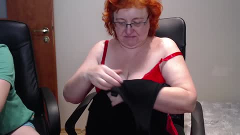 Snapshot of joannaandneighbour chatting on January 5, 11:48 am Joanna and Greg online show from January 5, 11:48 am