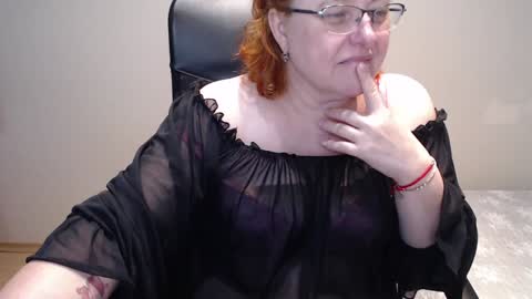 Snapshot of joannaandneighbour chatting on January 14, 11:31 am Joanna and Greg online show from January 14, 11:31 am