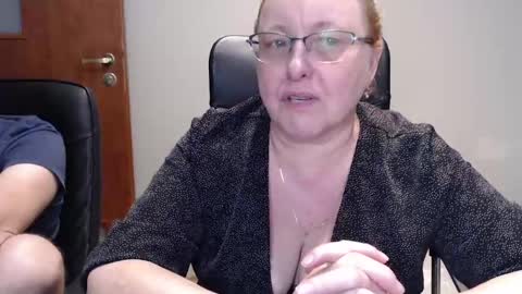 Snapshot of joannaandneighbour chatting on February 9, 11:14 am Joanna and Greg online show from February 9, 11:14 am