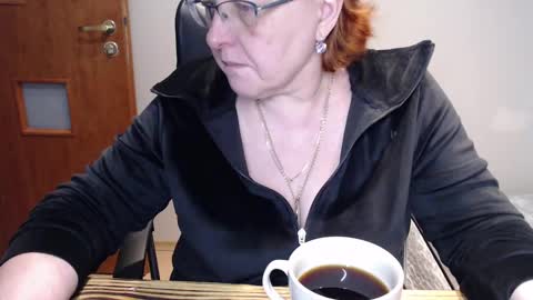 Snapshot of joannaandneighbour chatting on February 25, 2:33 pm Joanna and Greg online show from February 25, 2:33 pm
