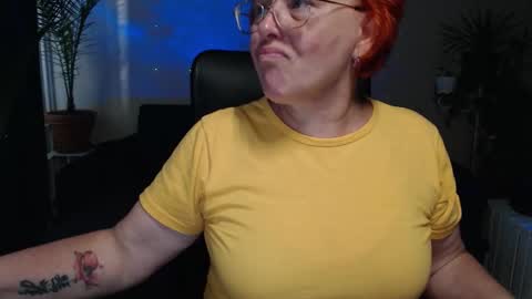 Snapshot of joannaandneighbour chatting on September 11, 6:13 am Joanna and Greg online show from September 11, 6:13 am