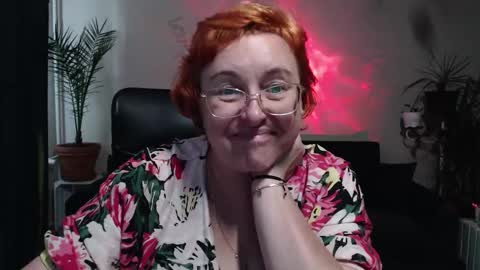 Snapshot of joannaandneighbour chatting on October 9, 10:02 am Joanna and Greg online show from October 9, 10:02 am