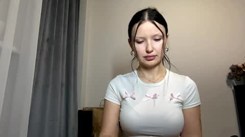 Joan online show from April 1, 6:49 pm