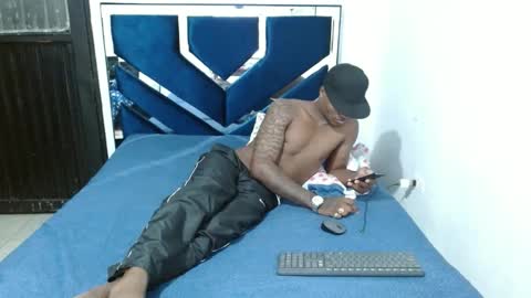 joao_leao online show from September 15, 4:45 am