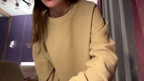 Lina online show from December 19, 2:35 pm