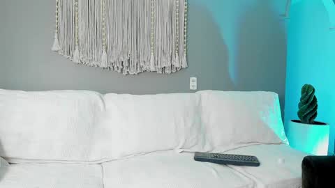 joe_esthetic online show from December 13, 11:28 pm