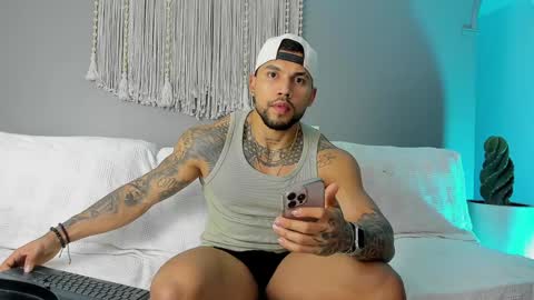 joe_esthetic online show from December 15, 12:07 am