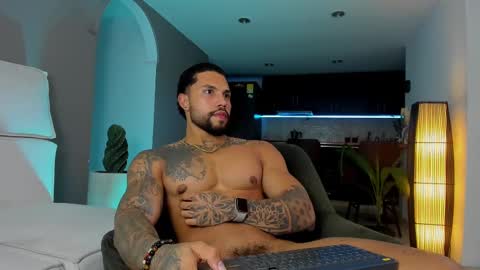 joe_esthetic online show from February 25, 1:41 am