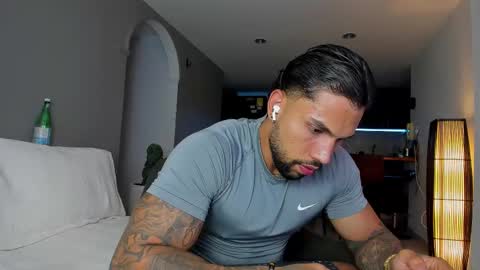 joe_esthetic online show from November 14, 1:59 am