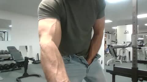 Snapshot of joe_smith5679 chatting on November 28, 6:10 pm joe_smith5679 online show from November 28, 6:10 pm