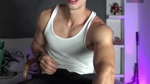 joe_steel1 online show from April 13, 10:26 pm