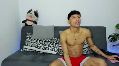 Snapshot of joel_foxx chatting on December 4, 12:03 pm joel_foxx online show from December 4, 12:03 pm