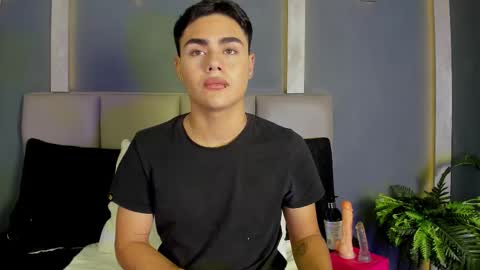 Snapshot of joeymiills chatting on February 27, 1:22 pm JOEY online show from February 27, 1:22 pm