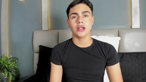 Snapshot of joeymiills chatting on March 4, 2:01 pm JOEY online show from March 4, 2:01 pm