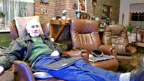 Snapshot of johan7_heet chatting on December 5, 8:16 pm johan7 heet online show from December 5, 8:16 pm