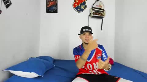 Snapshot of johan_and_antonella chatting on December 17, 3:29 pm johan_and_antonella online show from December 17, 3:29 pm