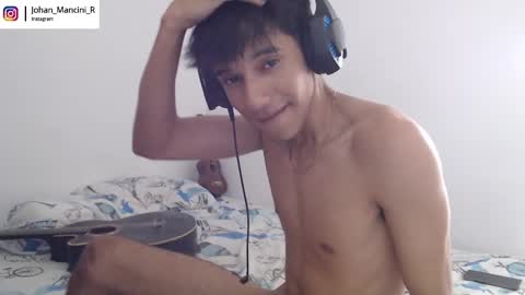 Snapshot of johan_mancini_r chatting on January 11, 9:15 pm johan_mancini_r online show from January 11, 9:15 pm