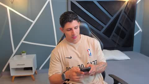 Snapshot of johan_williams_07 chatting on December 28, 6:17 am Johan Williams online show from December 28, 6:17 am