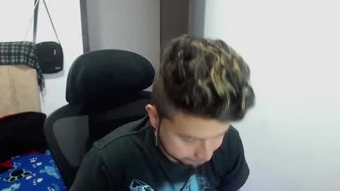 JOHAN independient model online show from September 26, 2:32 pm