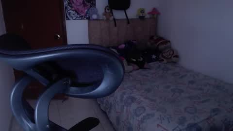 JOHAN independient model online show from December 5, 2:47 pm