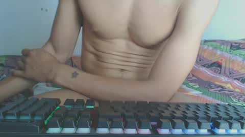 johantorres19 online show from September 11, 1:33 pm