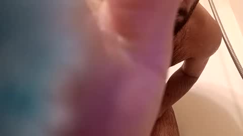 Snapshot of johenxxx chatting on December 5, 2:53 am johenxxx online show from December 5, 2:53 am