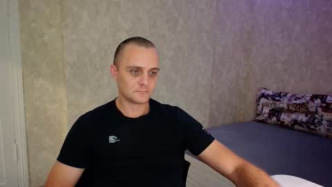 Snapshot of john_3019 chatting on October 12, 7:13 pm John online show from October 12, 7:13 pm