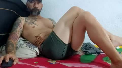 Snapshot of john_balthor chatting on December 1, 11:04 pm online show from December 1, 11:04 pm