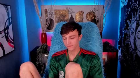 Snapshot of john_weasley chatting on December 5, 12:08 am John online show from December 5, 12:08 am