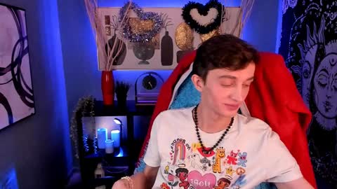 Snapshot of john_weasley chatting on December 10, 8:38 pm John online show from December 10, 8:38 pm