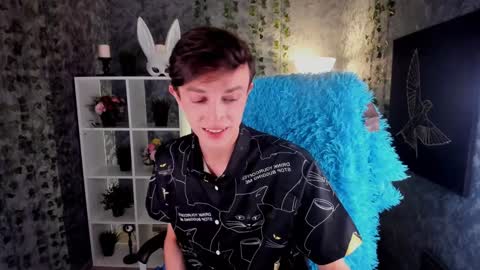 Snapshot of john_weasley chatting on December 18, 5:00 pm John online show from December 18, 5:00 pm