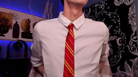 Snapshot of john_weasley chatting on January 4, 3:49 pm John online show from January 4, 3:49 pm