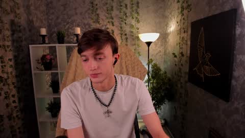 Snapshot of john_weasley chatting on January 7, 9:03 pm John online show from January 7, 9:03 pm