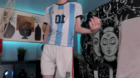 Snapshot of john_weasley chatting on February 6, 4:31 am John online show from February 6, 4:31 am