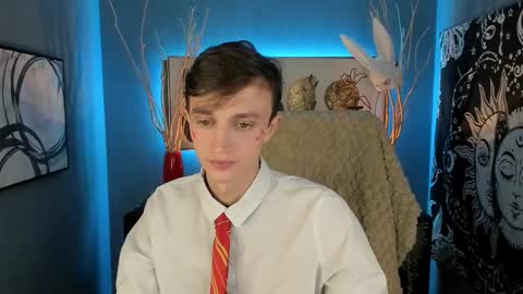 Snapshot of john_weasley chatting on February 14, 9:10 pm John online show from February 14, 9:10 pm