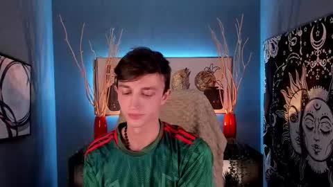 Snapshot of john_weasley chatting on February 24, 11:19 pm John online show from February 24, 11:19 pm