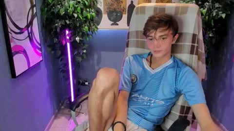 Snapshot of john_weasley chatting on September 13, 8:08 pm John online show from September 13, 8:08 pm