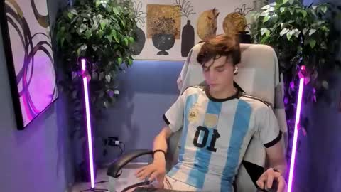 Snapshot of john_weasley chatting on September 23, 7:55 am John online show from September 23, 7:55 am