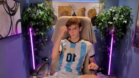 Snapshot of john_weasley chatting on September 27, 8:19 am John online show from September 27, 8:19 am