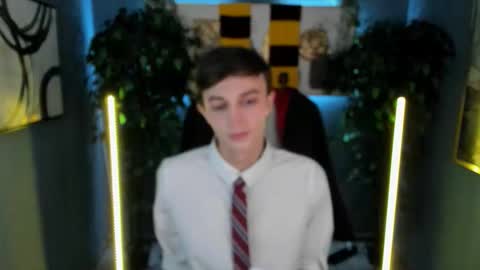 Snapshot of john_weasley chatting on October 19, 6:14 am John online show from October 19, 6:14 am