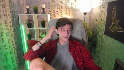 Snapshot of john_weasley chatting on November 16, 12:55 pm John online show from November 16, 12:55 pm