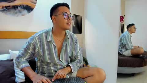 Snapshot of johnbelrose chatting on October 8, 8:28 pm johnbelrose online show from October 8, 8:28 pm