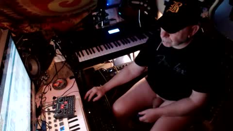 johnfeelgood004 online show from January 19, 5:00 am