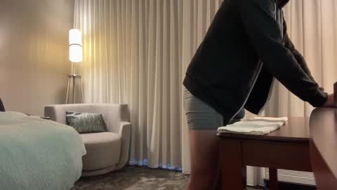 J online show from December 5, 12:33 pm