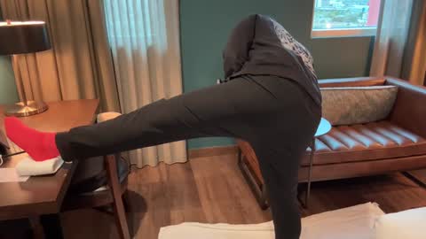 J online show from December 6, 10:30 pm