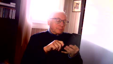 Snapshot of johnjohn6226623 chatting on January 4, 11:22 am johnjohn6226 online show from January 4, 11:22 am