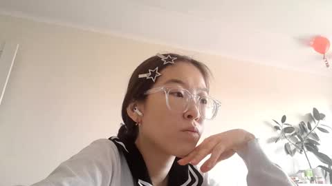 Snapshot of johnmerli chatting on December 2, 5:24 am Molly online show from December 2, 5:24 am