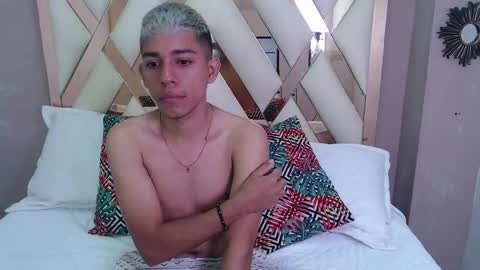 Snapshot of johnn_miller_ chatting on December 17, 7:20 pm JOHNN MILLER online show from December 17, 7:20 pm